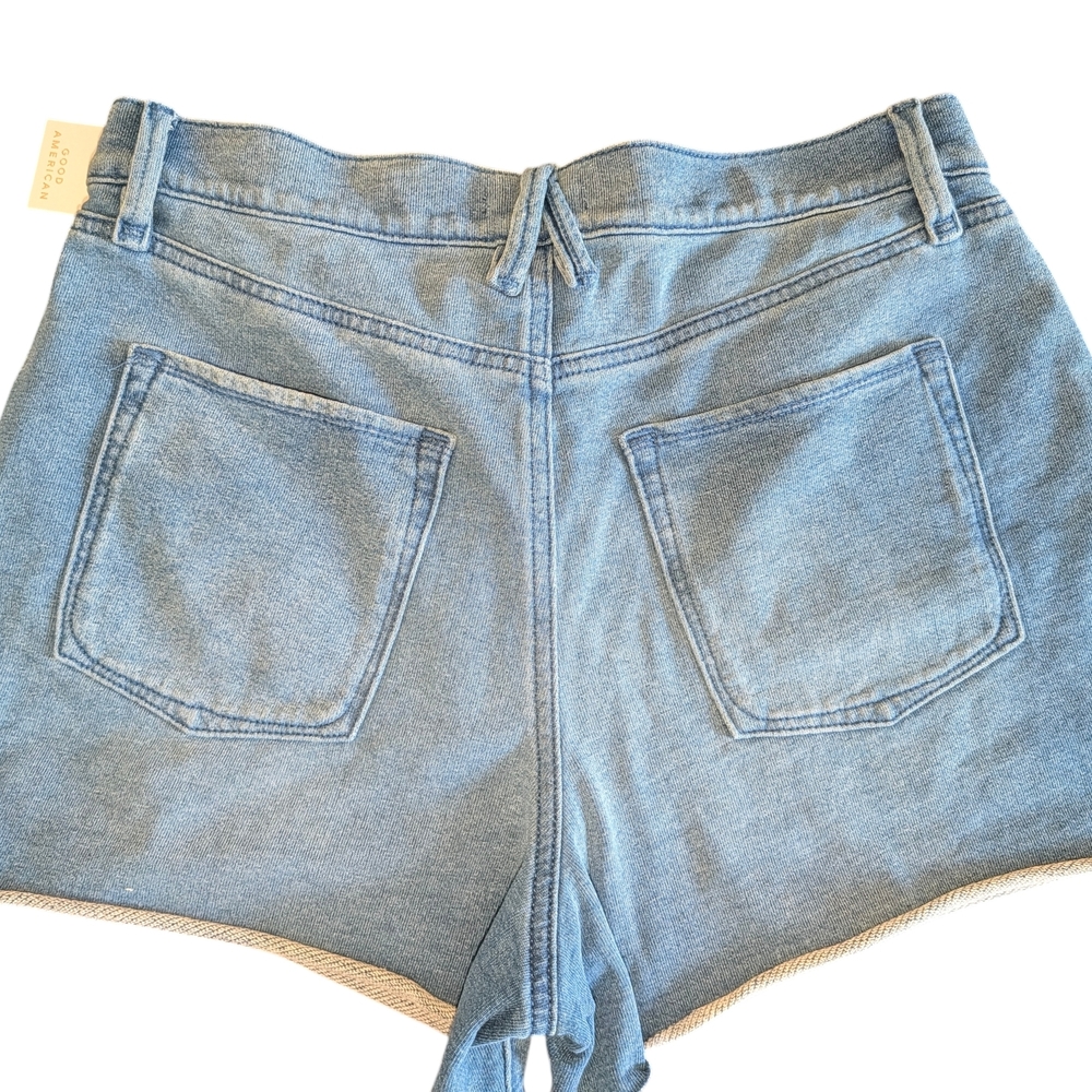 Good American Classic Blue Jean Shorts - Picture 5 of 7